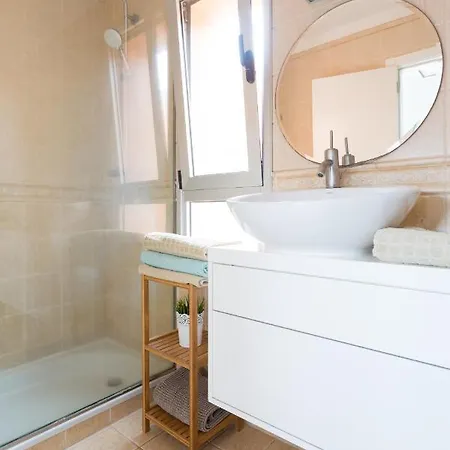 Modern House With Private Swimming Pool Vakantiehuis