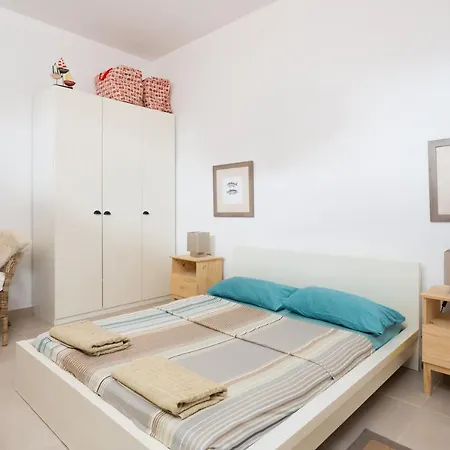 Modern House With Private Swimming Pool Vakantiehuis