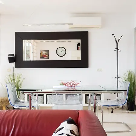 Modern House With Private Swimming Pool