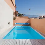 بيت للعطل Modern House With Private Swimming Pool