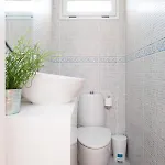 Modern House With Private Swimming Pool بيت للعطل *
