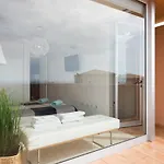 Дом отдыха Modern House With Private Swimming Pool