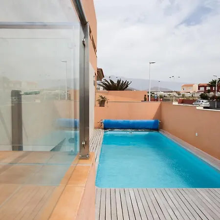 Modern House With Private Swimming Pool Дом отдыха Эль-Медано