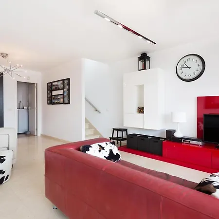 Modern House With Private Swimming Pool Дом отдыха Эль-Медано