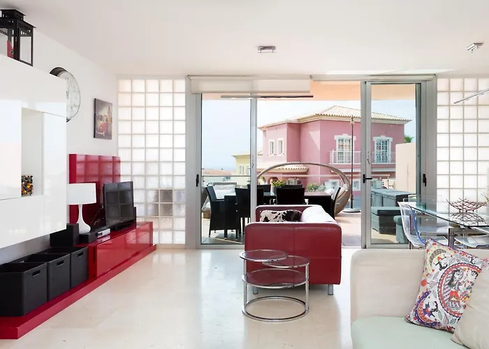 Modern House With Private Swimming Pool * エル・メダノ