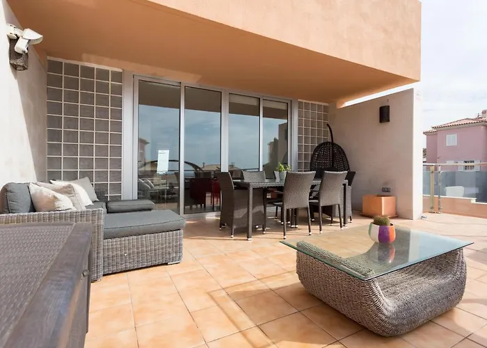 Modern House With Private Swimming Pool 別荘 エル・メダノ