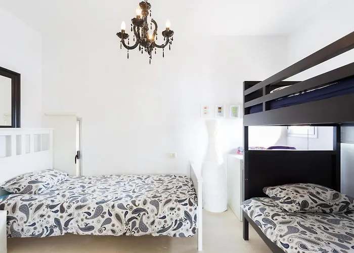 Дом отдыха Modern House With Private Swimming Pool Эль-Медано