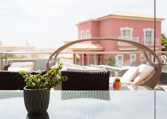 別荘 Modern House With Private Swimming Pool エル・メダノ