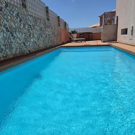 Semesterbostad Modern House With Private Swimming Pool