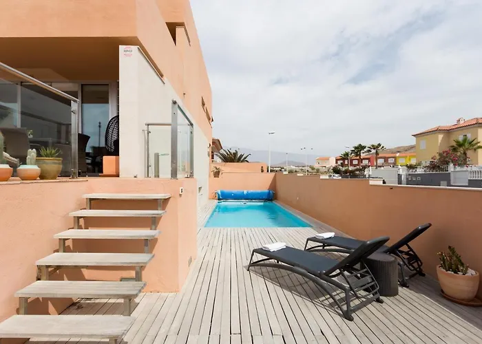 Сasa de vacaciones Modern House With Private Swimming Pool